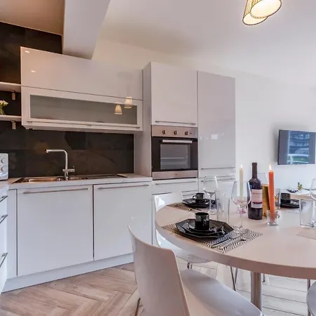 Apartment Eva-modern 2 Bedroom Seaside